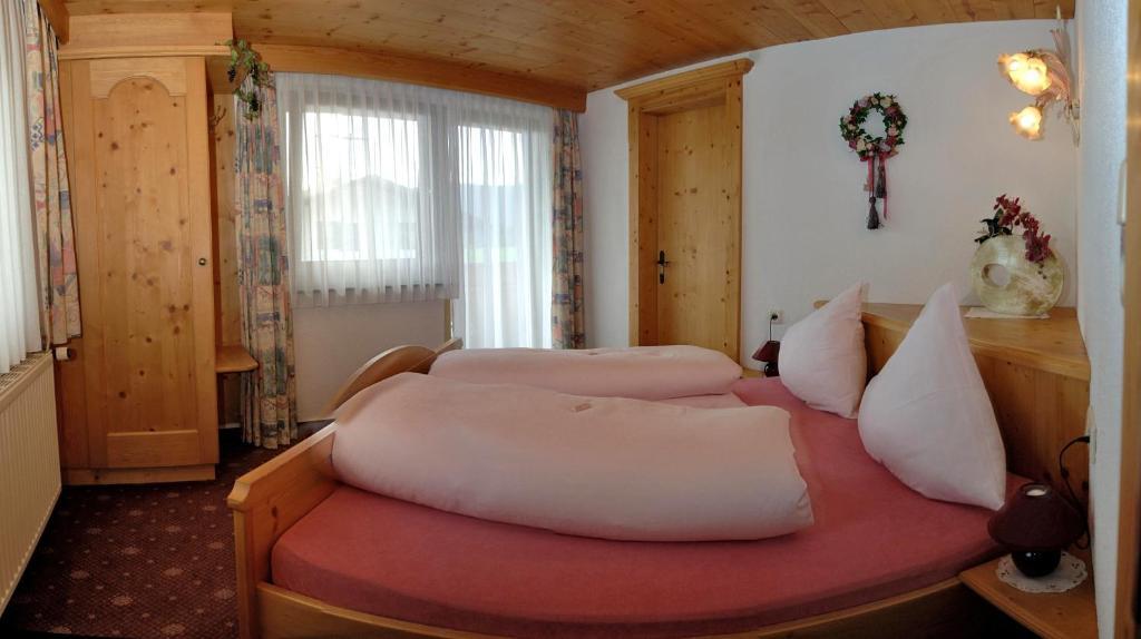 Pension Und Apartments Landhaus Marie Leutasch Zewnętrze zdjęcie