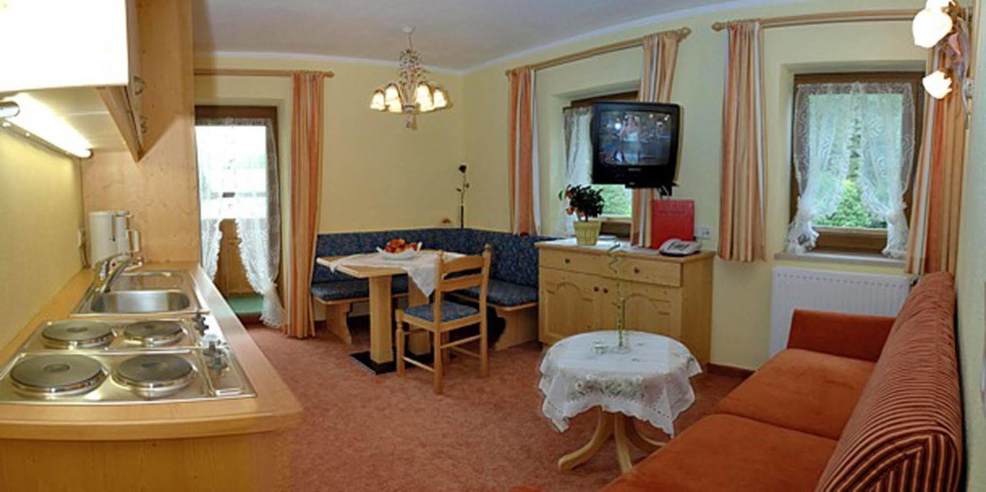Pension Und Apartments Landhaus Marie Leutasch Zewnętrze zdjęcie