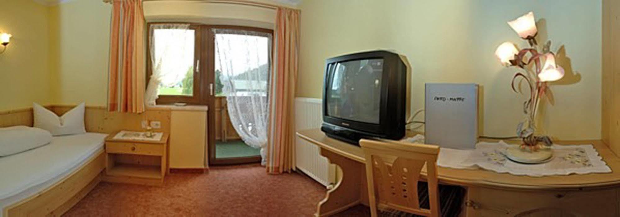 Pension Und Apartments Landhaus Marie Leutasch Zewnętrze zdjęcie