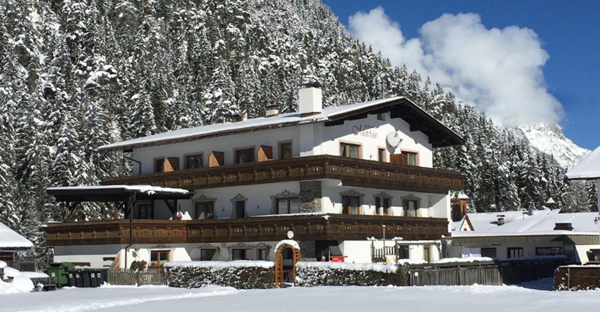 Pension Und Apartments Landhaus Marie Leutasch Zewnętrze zdjęcie